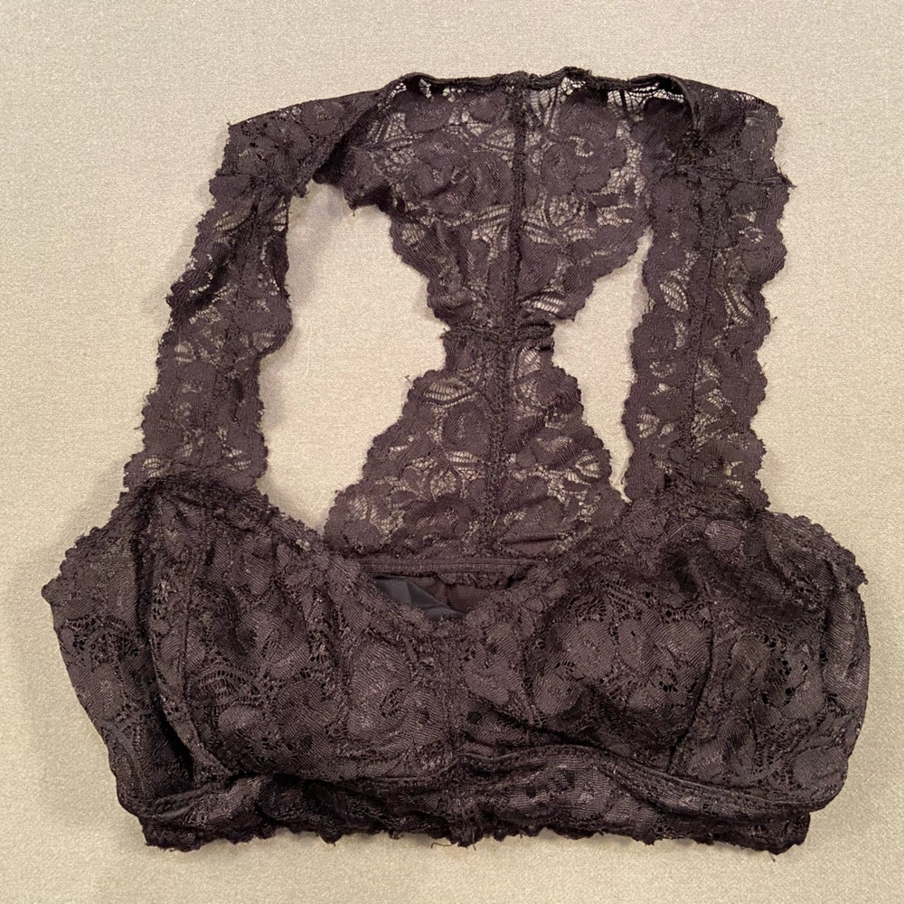 French Affair Black Lace Bralette,‎ size Large